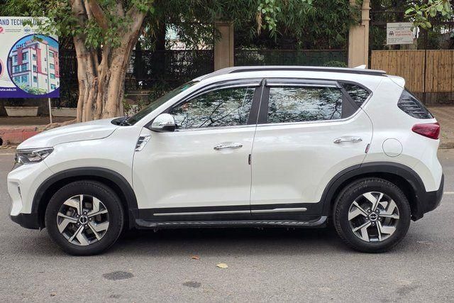 Second-hand 2023 Kia Sonet HTX Turbo iMT for sale in New Delhi
