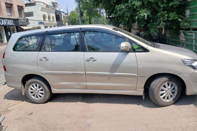 Toyota Innova 2.5 G1 BSIV Second-hand 2012 Toyota Innova 2.5 G1 BSIV for sale in Kanpur