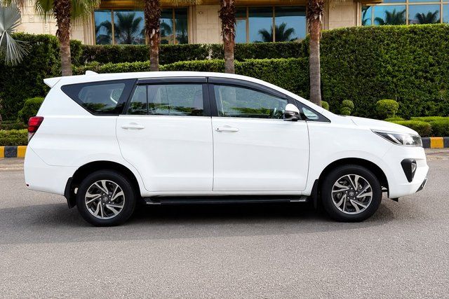 Second-hand 2022 Toyota Innova Crysta 2.4 GX 7 STR AT for sale in New Delhi