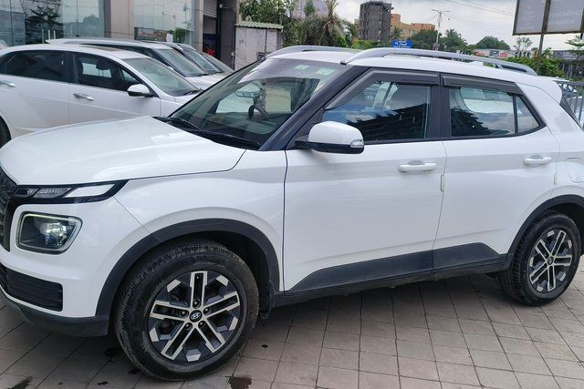 Hyundai Venue SX Diesel Second-hand 2023 Hyundai Venue SX Diesel for sale in Thane
