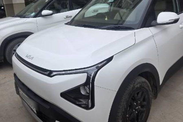 Kia Carens Clavis HTE (O) Second-hand 2025 Kia Carens Clavis HTE (O) for sale in Vadodara