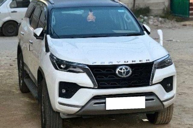 Second-hand 2023 Toyota Fortuner 4X2 AT for sale in Noida