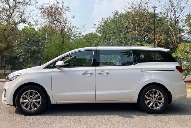 Kia Carnival Limousine Second-hand 2021 Kia Carnival Limousine for sale in New Delhi