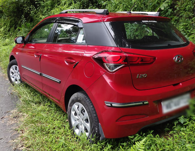 Second-hand 2015 Hyundai i20 Magna 1.2 for sale in Chennai