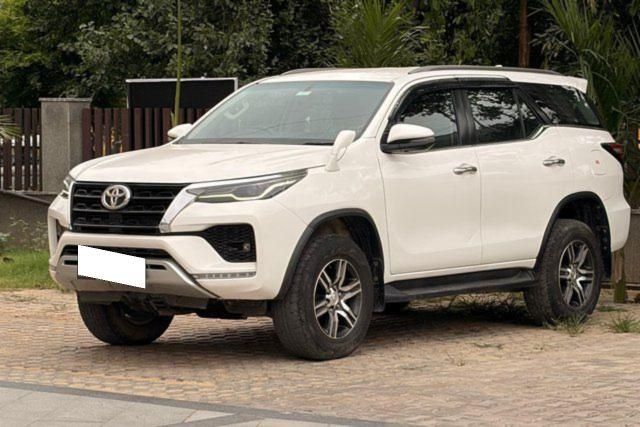 Toyota Fortuner 4X2 Diesel AT Second-hand 2023 Toyota Fortuner 4X2 Diesel AT for sale in Noida