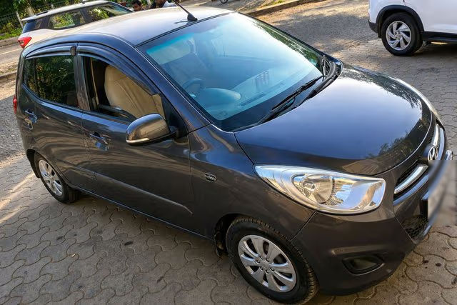 Second-hand 2012 Hyundai i10 Magna for sale in Greater Noida