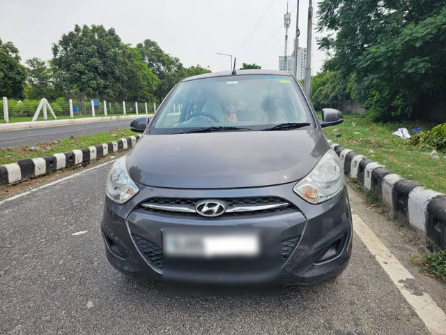 Hyundai i10 Magna Second-hand 2012 Hyundai i10 Magna for sale in Greater Noida