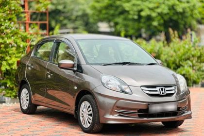 37 Used Honda Amaze in Surat