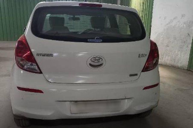 Hyundai i20 Magna Second-hand 2013 Hyundai i20 Magna for sale in Gandhinagar