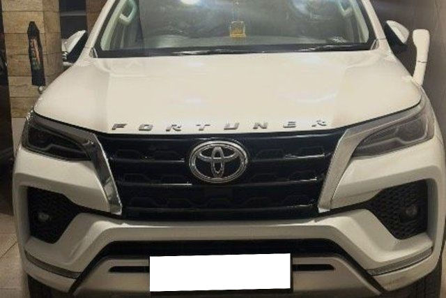 Second-hand 2023 Toyota Fortuner 4X2 AT for sale in New Delhi