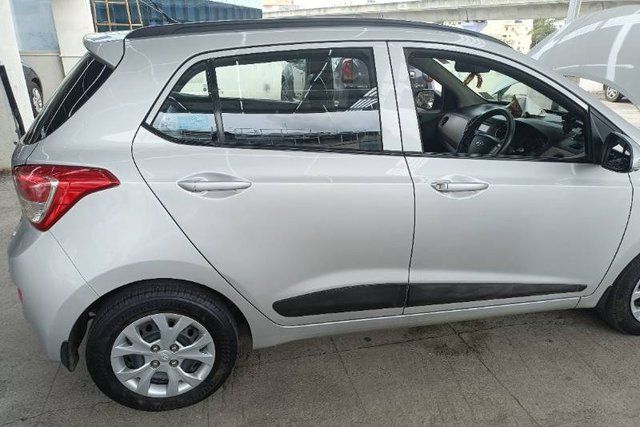 Hyundai Grand i10 CRDi Sportz Second-hand 2015 Hyundai Grand i10 CRDi Sportz for sale in Bangalore