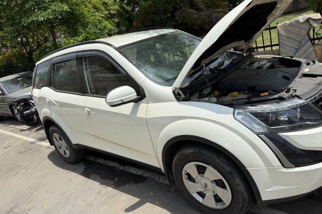 Mahindra XUV500 W7 BSIV Second-hand 2018 Mahindra XUV500 W7 BSIV for sale in Meerut