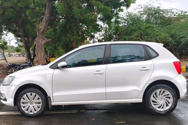 Volkswagen Polo 1.2 MPI Comfortline Second-hand 2016 Volkswagen Polo 1.2 MPI Comfortline for sale in Ahmedabad