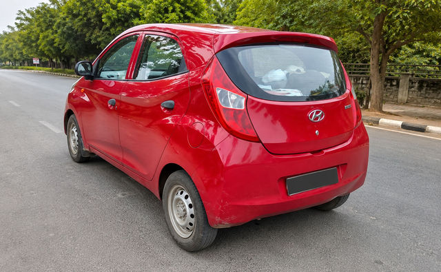 Hyundai EON Era Plus Second-hand 2017 Hyundai EON Era Plus for sale in Ahmedabad