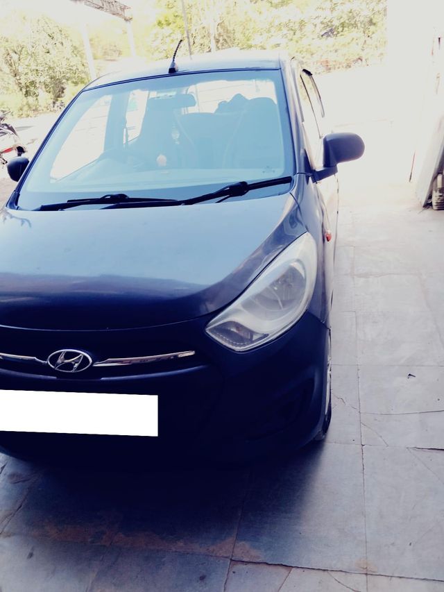 Second-hand 2011 Hyundai i10 Era for sale in Ahmedabad