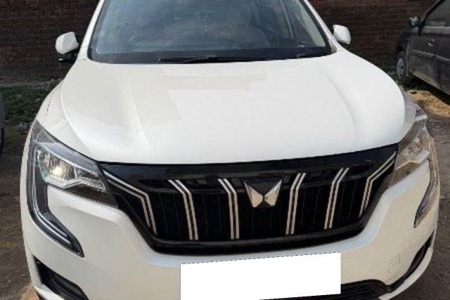 Mahindra XUV700 AX7 AWD Diesel AT BSVI Second-hand 2022 Mahindra XUV700 AX7 AWD Diesel AT BSVI for sale in Jammu
