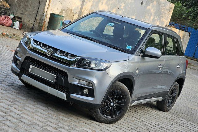 Second-hand 2019 Maruti Suzuki Vitara Brezza ZDi AMT for sale in New Delhi