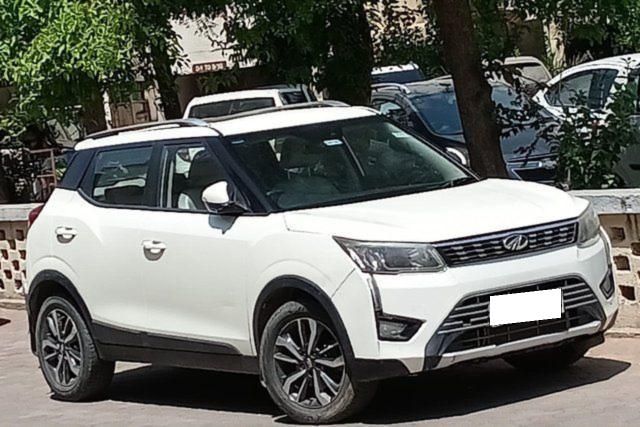 Mahindra XUV300 W8 Option Diesel BSIV Second-hand 2019 Mahindra XUV300 W8 Option Diesel BSIV for sale in Ahmedabad