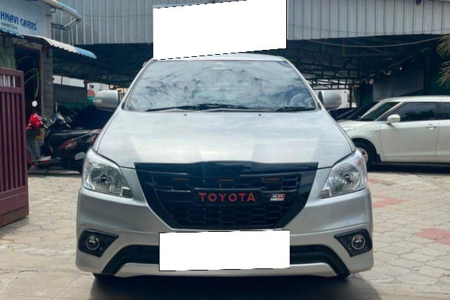 Second-hand 2014 Toyota Innova 2.5 VX (Diesel) 8 Seater for sale in Coimbatore