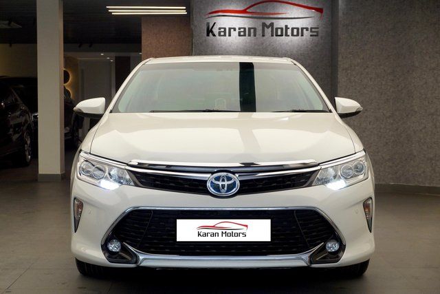 Toyota Camry Hybrid Second-hand 2017 Toyota Camry Hybrid for sale in New Delhi