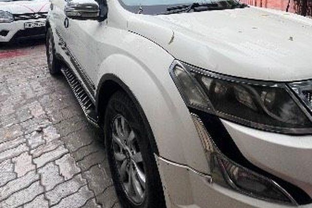Second-hand 2016 Mahindra XUV500 R W10 FWD for sale in Lucknow