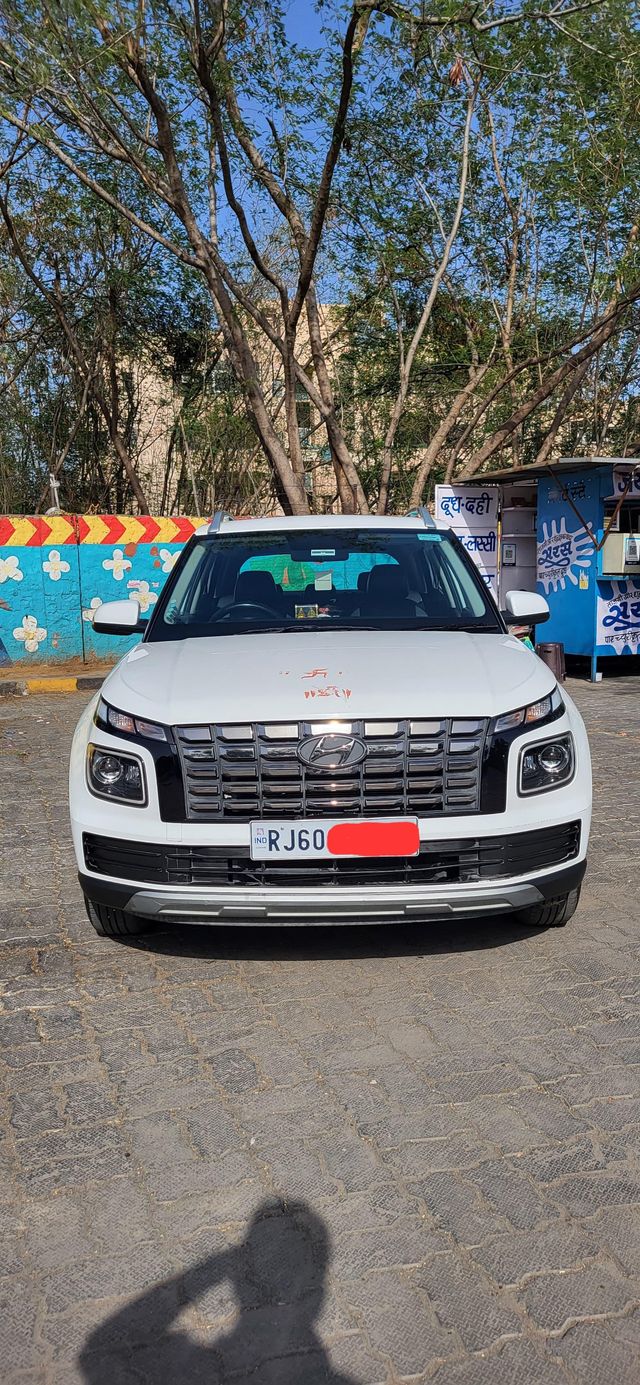 Second-hand 2024 Hyundai Venue E Plus for sale in Jaipur
