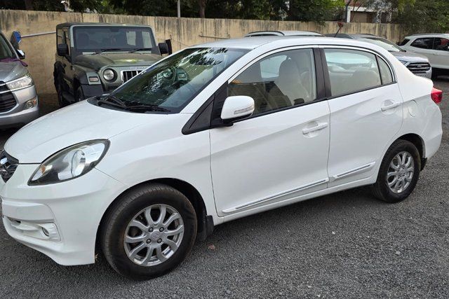 Second-hand 2013 Honda Amaze VX i-Vtech for sale in Ahmedabad