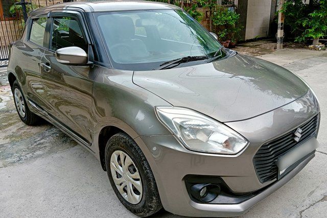 Second-hand 2018 Maruti Suzuki Swift AMT VXI for sale in New Delhi
