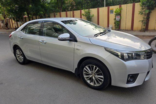 Toyota Corolla Altis VL MT Second-hand 2014 Toyota Corolla Altis VL MT for sale in Ahmedabad