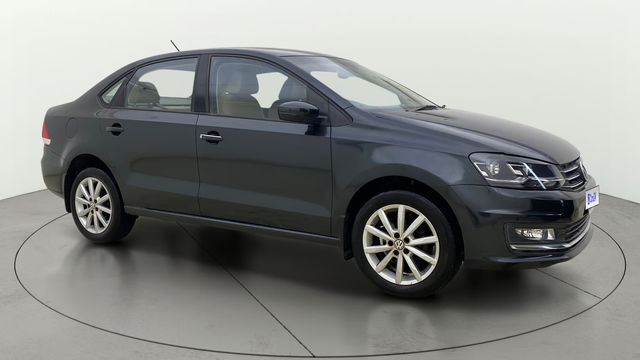 Volkswagen Vento 1.2 Highline Plus AT 16 Alloy Second-hand 2017 Volkswagen Vento 1.2 Highline Plus AT 16 Alloy for sale in Ahmedabad