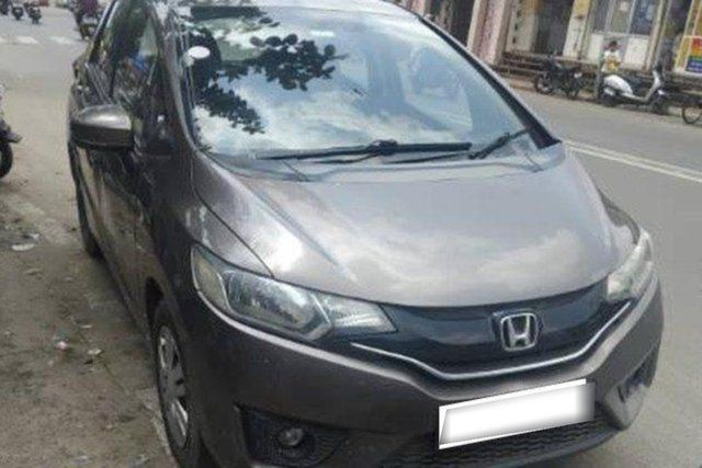 Honda Jazz 1.5 V i DTEC Second-hand 2015 Honda Jazz 1.5 V i DTEC for sale in Ahmedabad