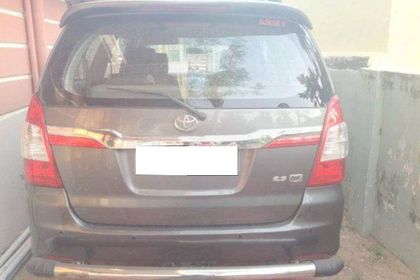Used 2.5 VX (Diesel) 7 Seater