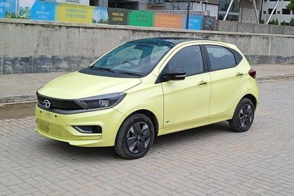 Tata Tiago EV XZ Plus Tech LUX LR