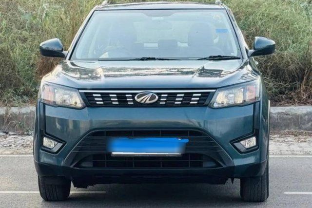 Mahindra XUV300 W6 Sunroof BSVI Second-hand 2022 Mahindra XUV300 W6 Sunroof BSVI for sale in Rajkot