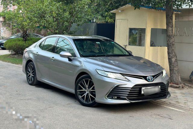 Toyota Camry Hybrid 2.5 Second-hand 2022 Toyota Camry Hybrid 2.5 for sale in New Delhi