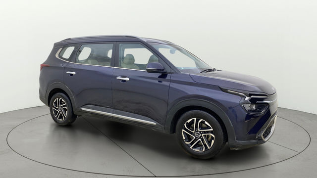Second-hand 2022 Kia Carens Luxury iMT BSVI for sale in Ahmedabad