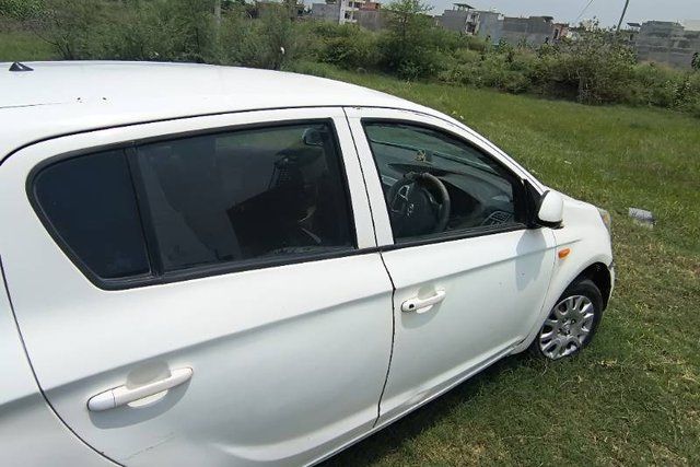 Hyundai i20 1.2 Magna Second-hand 2011 Hyundai i20 1.2 Magna for sale in Orai
