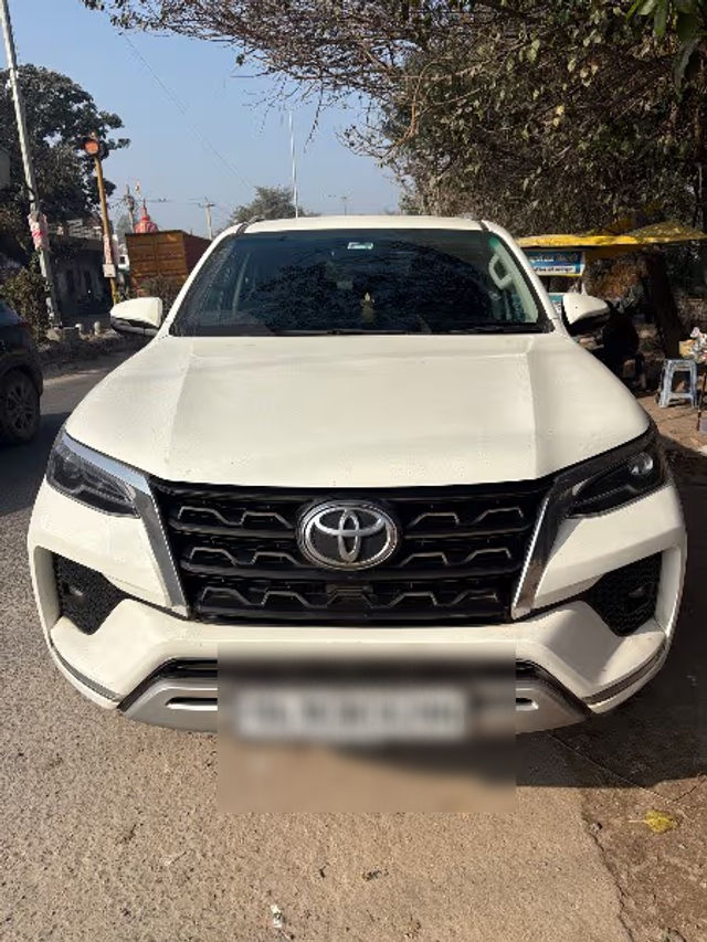 Toyota Fortuner 4X2 Diesel AT Second-hand 2023 Toyota Fortuner 4X2 Diesel AT for sale in New Delhi