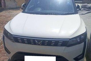 Used Mahindra XUV300 W6