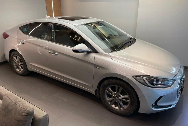 Hyundai Elantra 2.0 SX Option AT Second-hand 2017 Hyundai Elantra 2.0 SX Option AT for sale in Mumbai