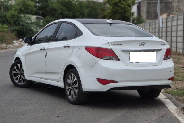Hyundai Verna 1.6 SX Second-hand 2015 Hyundai Verna 1.6 SX for sale in Ahmedabad