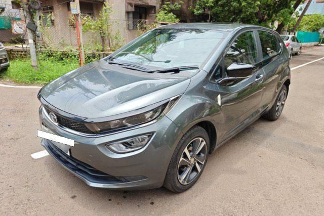 Second-hand 2023 Tata Altroz XZ Plus S for sale in Pune