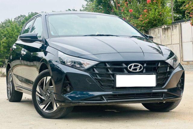 Second-hand 2023 Hyundai i20 Asta for sale in Ahmedabad