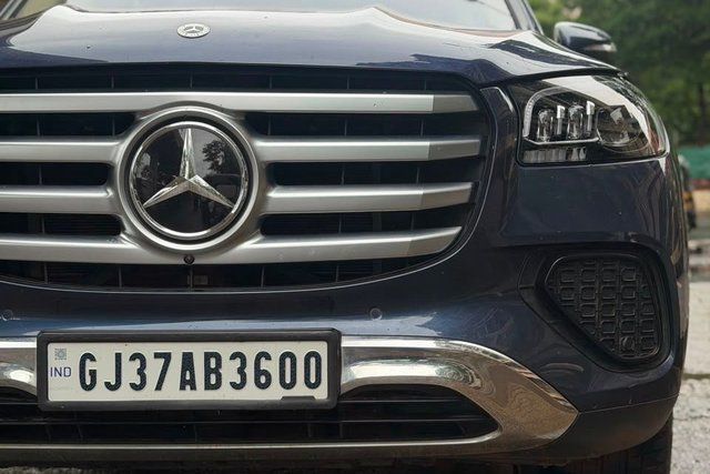 Mercedes-Benz GLS 400d 4MATIC Second-hand 2024 Mercedes-Benz GLS 400d 4MATIC for sale in Mumbai