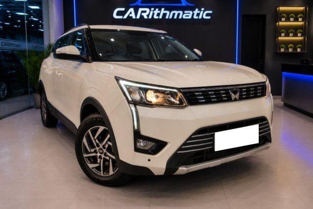Mahindra XUV300 W8 Opt Second-hand 2023 Mahindra XUV300 W8 Opt for sale in Kolkata