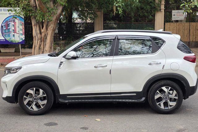 Second-hand 2023 Kia Sonet HTX Turbo iMT for sale in New Delhi