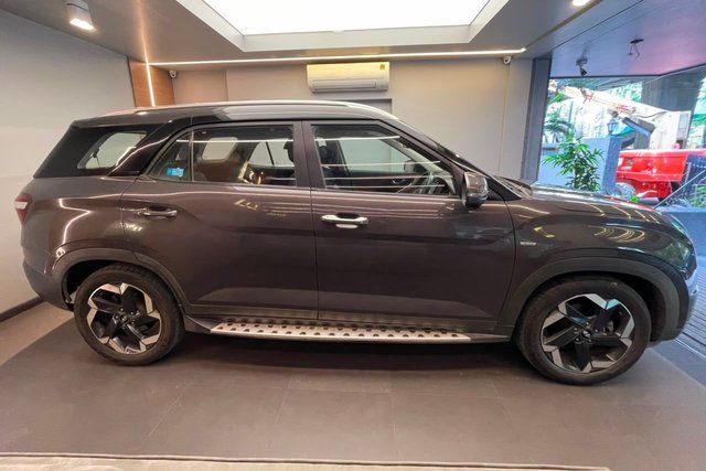 Second-hand 2021 Hyundai Alcazar Signature AT for sale in Mumbai