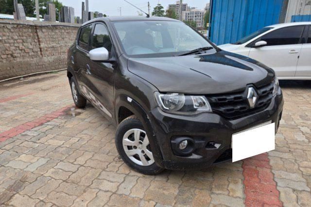 Renault KWID 1.0 RXT Second-hand 2017 Renault KWID 1.0 RXT for sale in Gandhinagar