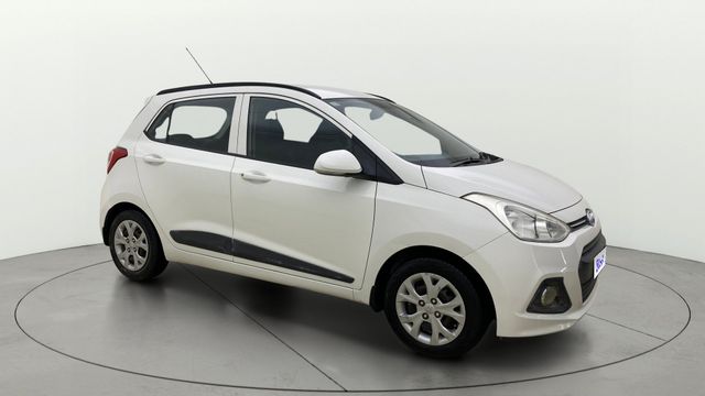 Hyundai Grand i10 Sportz Second-hand 2016 Hyundai Grand i10 Sportz for sale in Ahmedabad