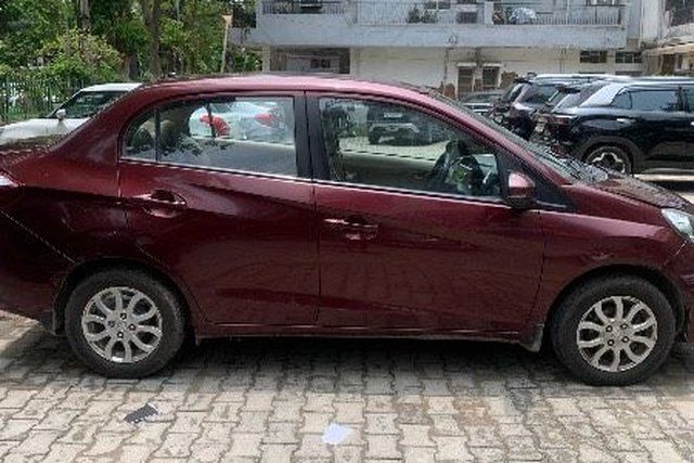 Honda Amaze VX AT i-Vtech Second-hand 2016 Honda Amaze VX AT i-Vtech for sale in New Delhi
